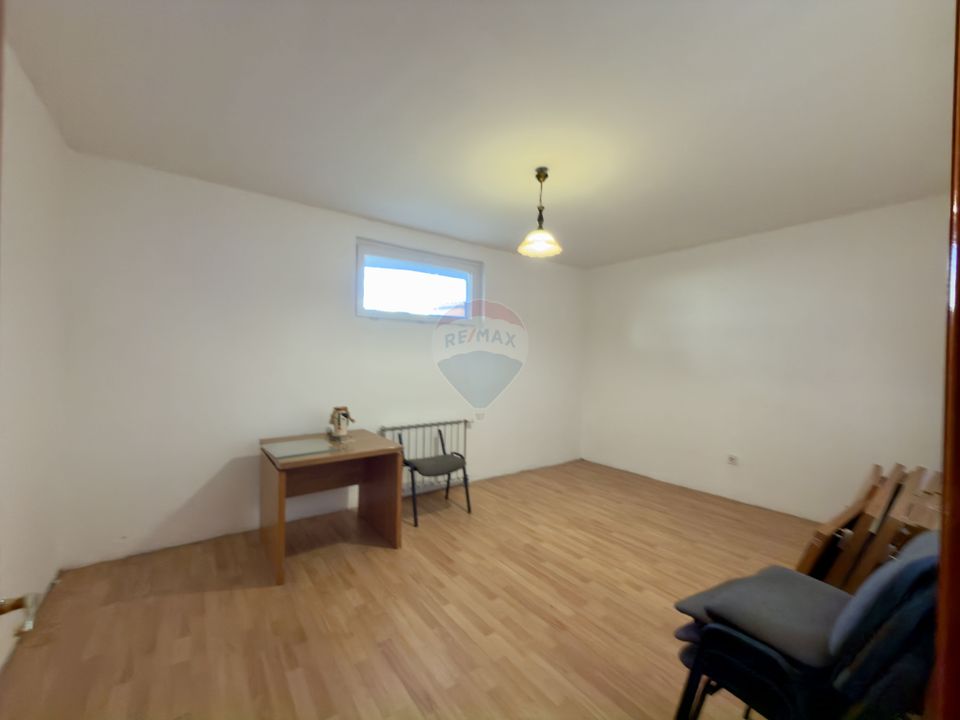 Casă / Vilă 8 camare cartier Beverly Hills Sanmartin