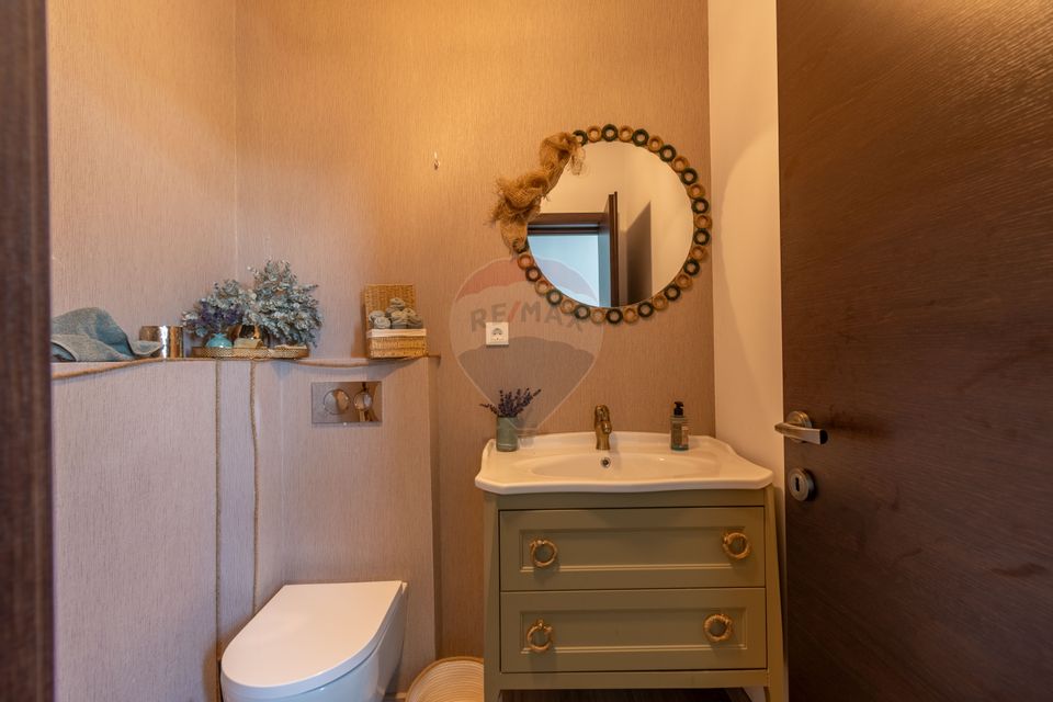 Proprietate exclusivista de vanzare: 2 case | 9 camere | 2000 mp teren