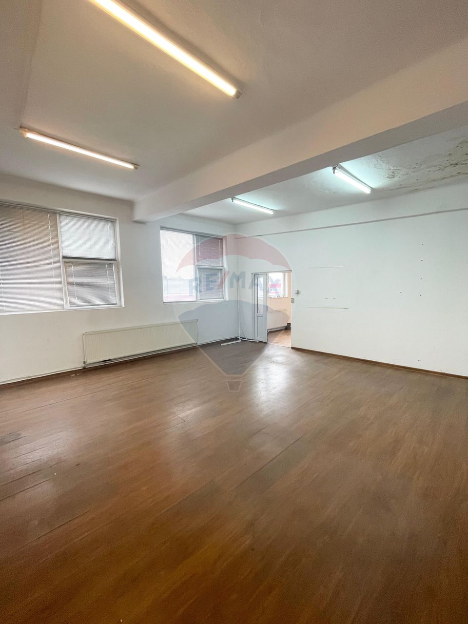 128sq.m Office Space for rent, UTA area