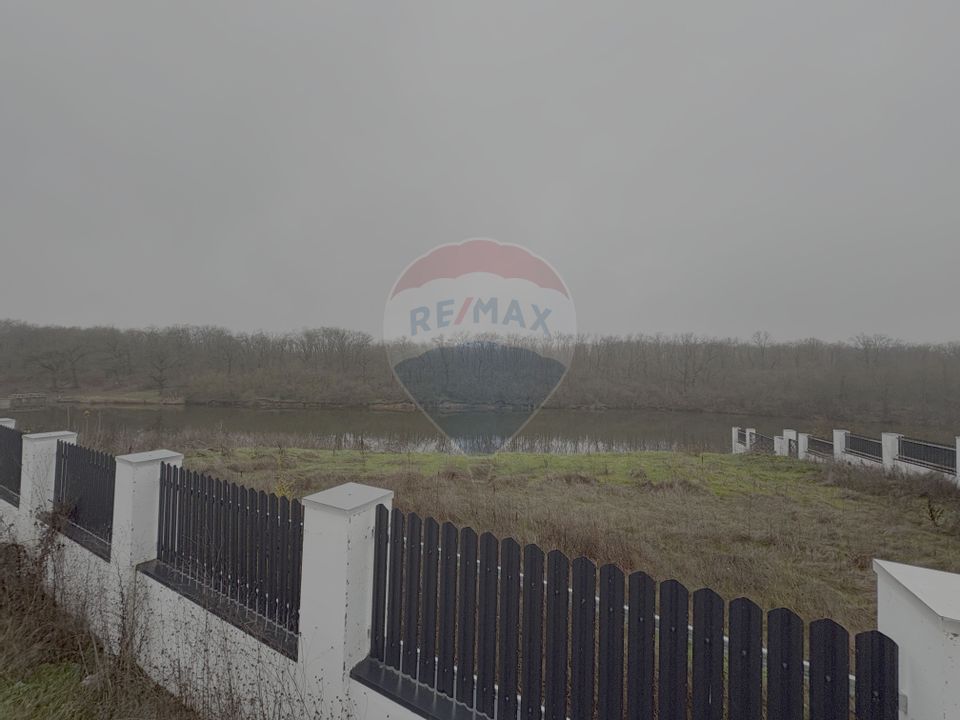 Teren intravilan de vanzare cu deschidere la lac, Branesti