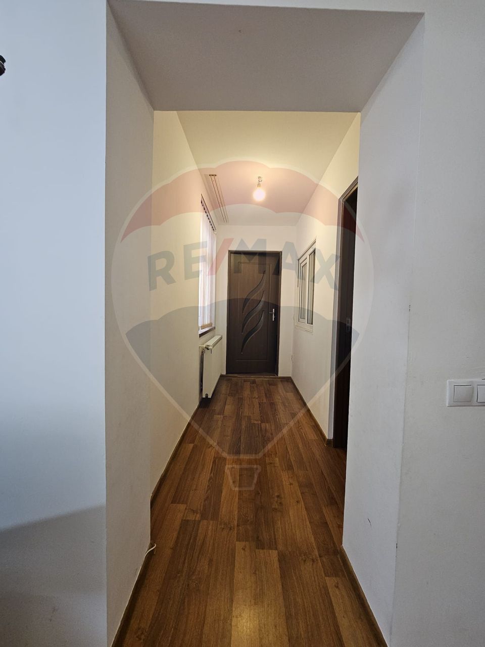 Apartament cu 2 camere de închiriat în zona Central