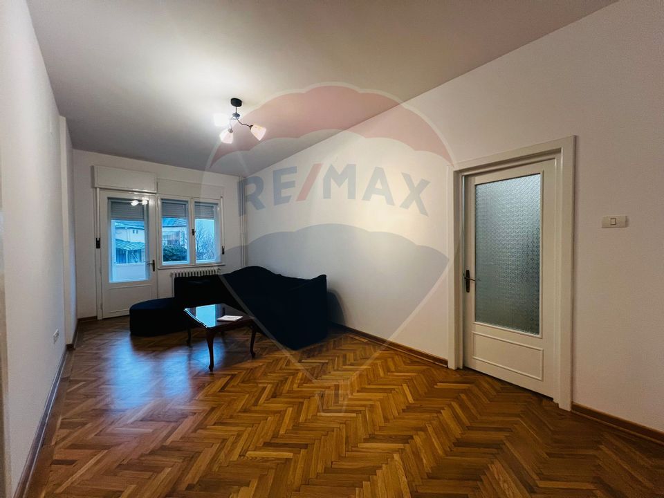 Apartament boem 5 camere zona ultracentrala etajul 1