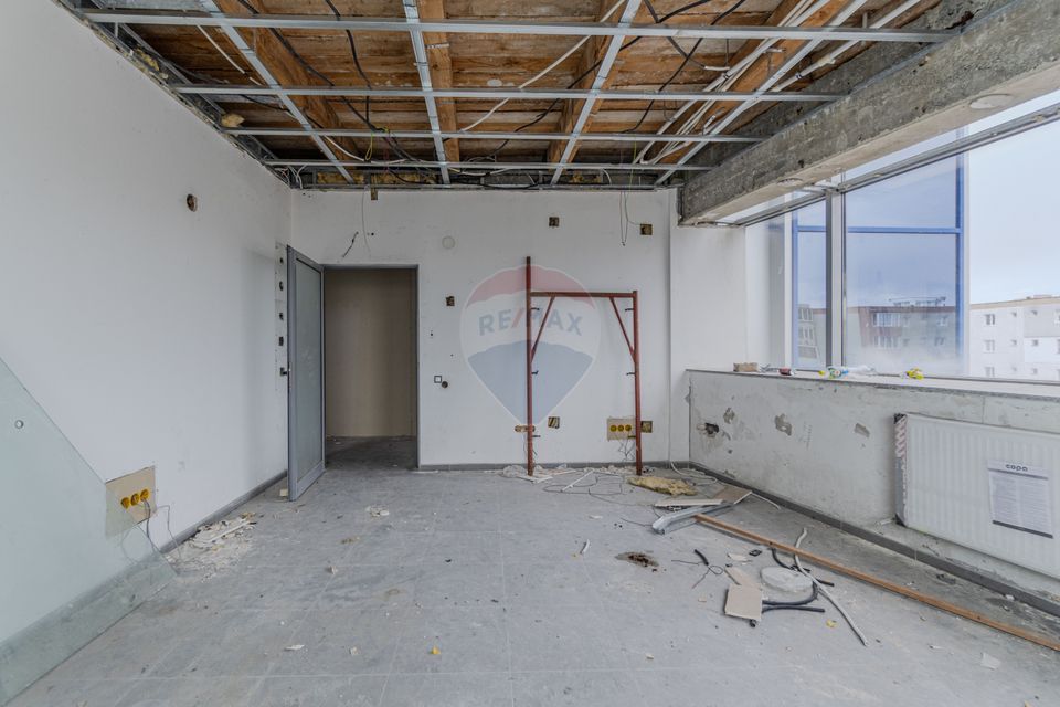 Cladire de 902 mp utili de vânzare, zona Grivitei - DN 13, COMISION 0