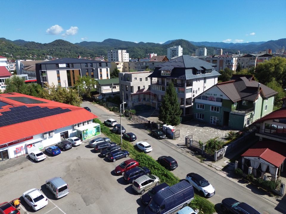 Spațiu / birouri în suprafață de 1200 / 1300 mp teren Central BM