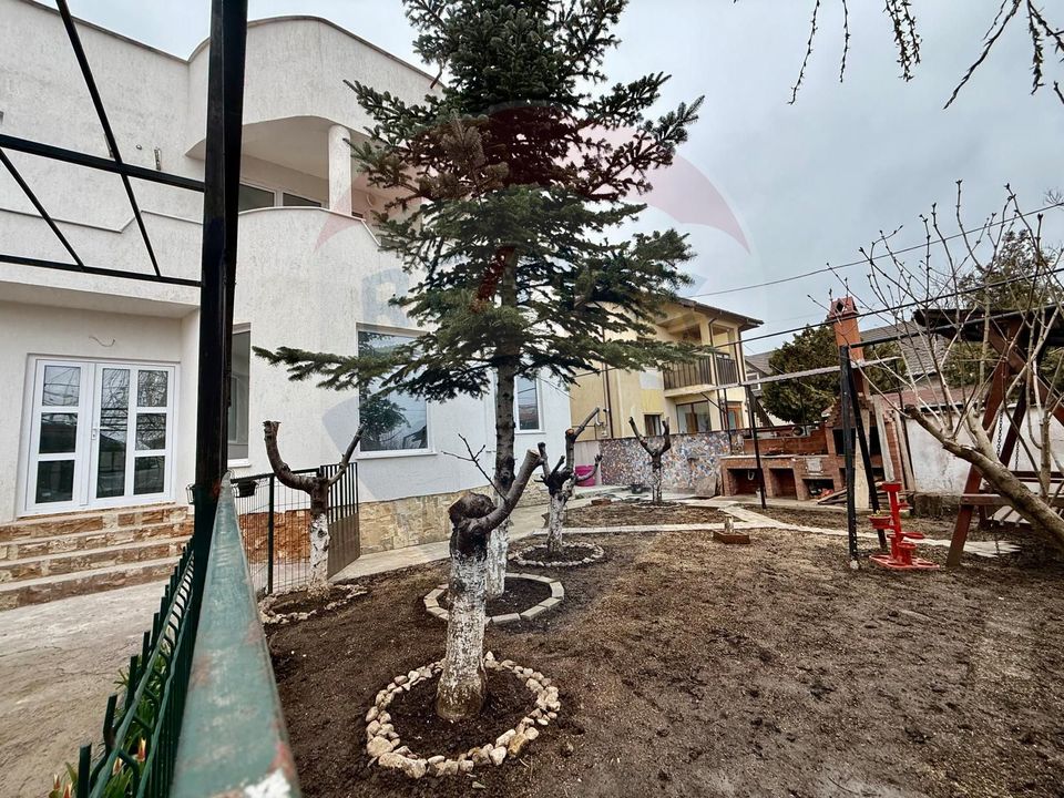 Vila P + 1 de vanzare in Eforie Nord teren proprietate 300 mp