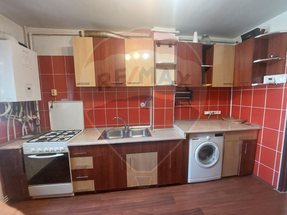 Apartament de inchiriat 4 camere decomandat Bacau