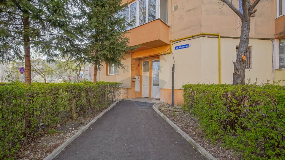 2 room Apartment for sale, Tractorul area