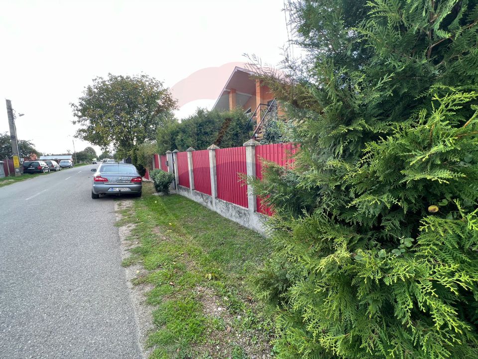 Casa Vila cu 4 camere de vânzare Bacau