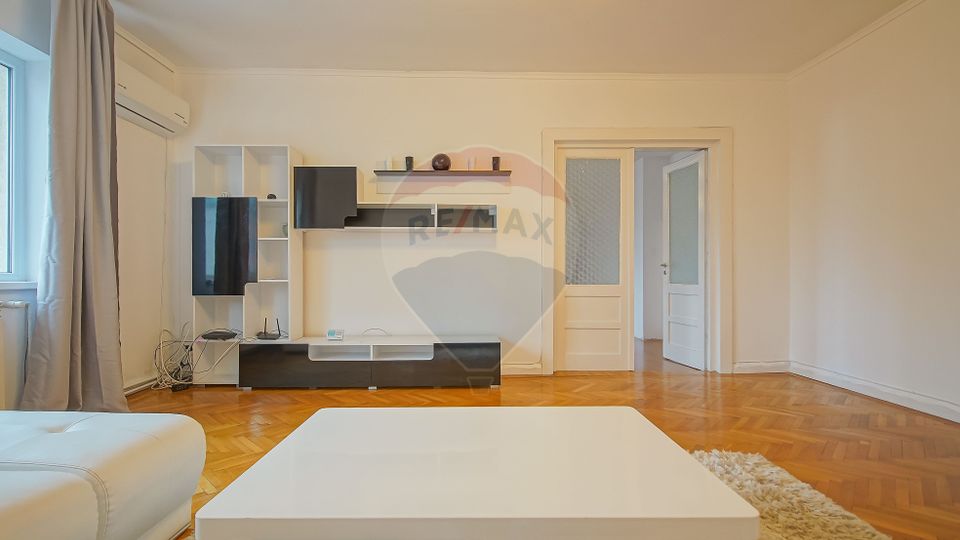 4 room Apartment for sale, Tractorul area