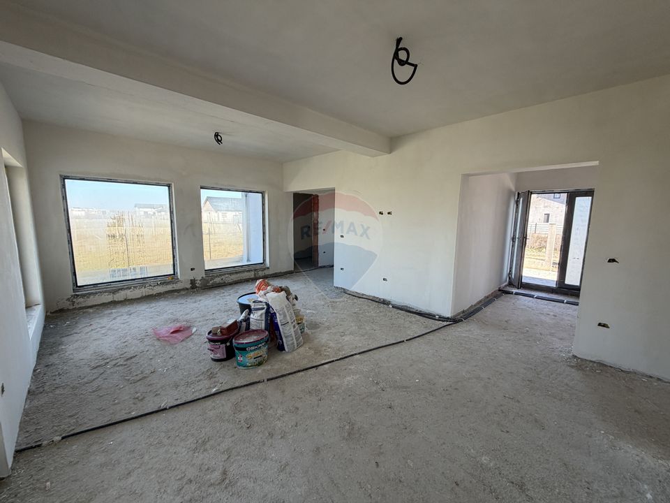 Casă cu 4 camere Campineanca