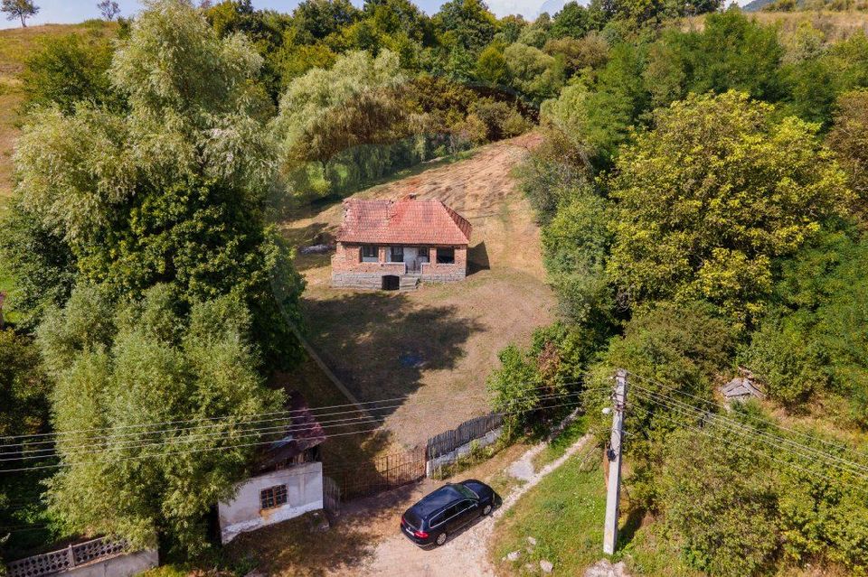 Casa veche cu teren ,Varmaga jud Hunedoara