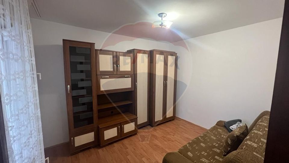 Apartament cu 2 camere de vânzare în zona Hotvon