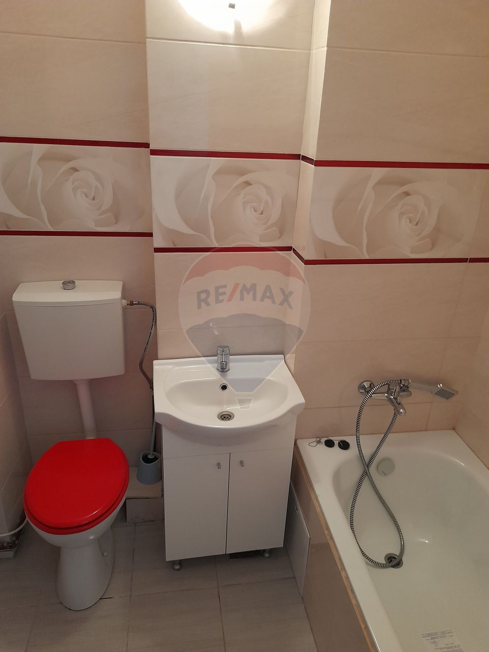 Apartament cu 2 camere de închiriat în zona centrală