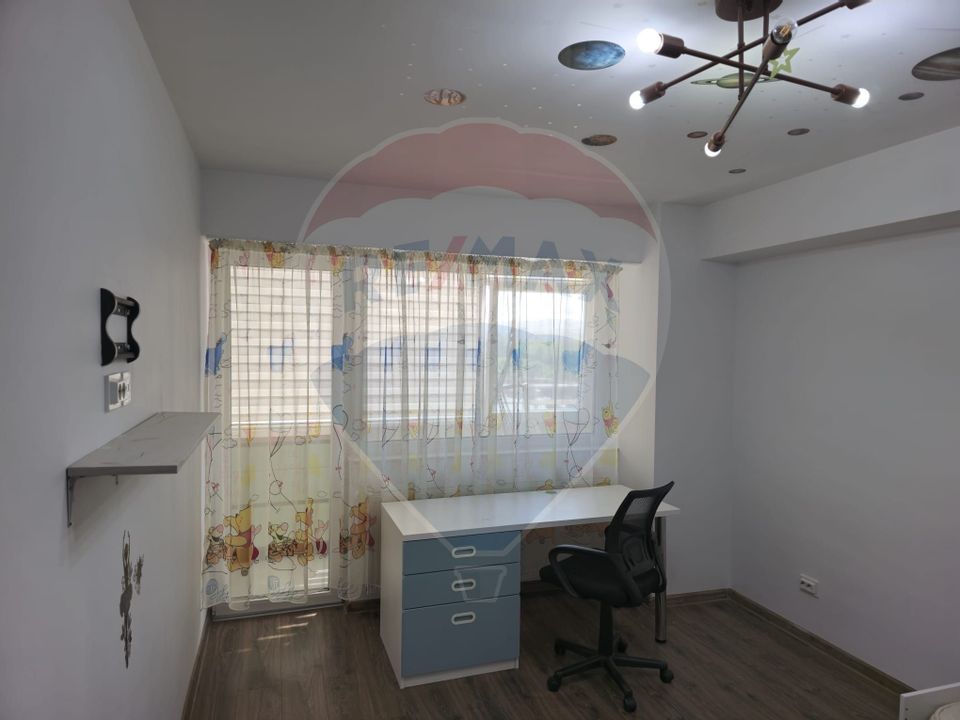 Apartament cu 3 camere de vânzare, cartier FIALD