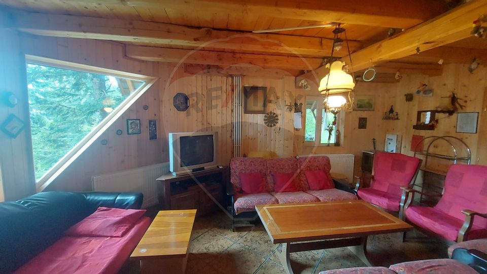 Cabana cu 8 camere de vanzare  in Sat de Vacanta Vartop, Bihor