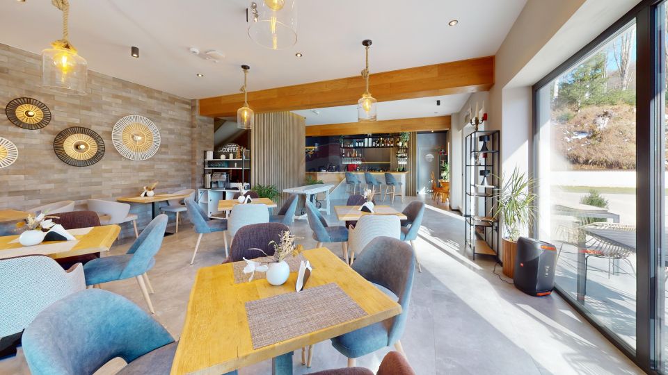 12 room Hotel / Pension for rent, Central area
