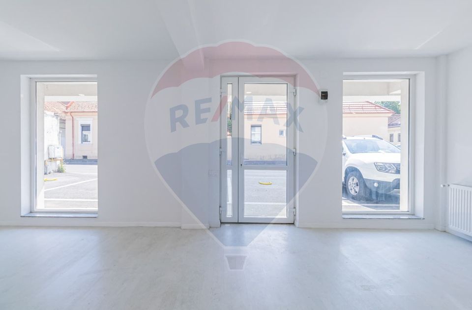 Spațiu comercial de închiriat – Strada de Mijloc, Brașov