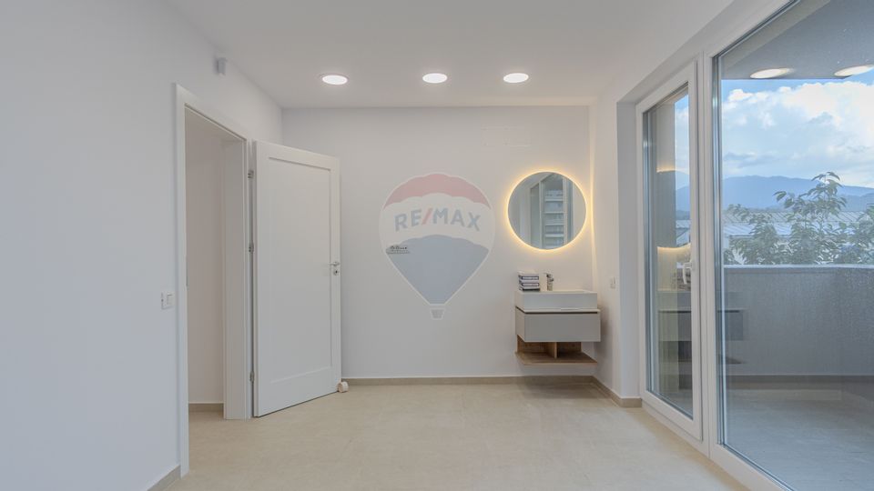 Clinica medicala-9 cabinete- URBAN PLAZA - bloc 15 parter!