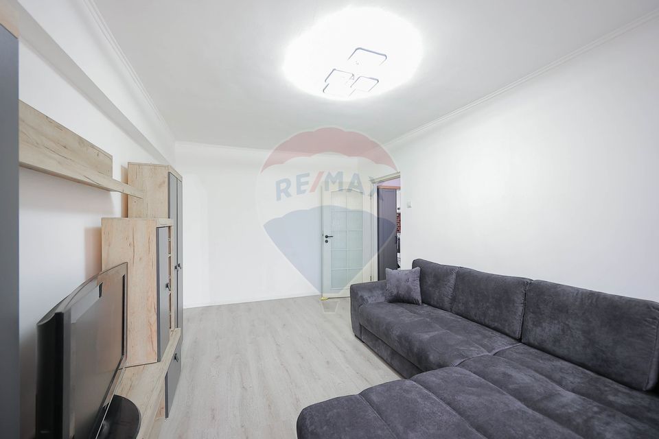 Apartament cu 3 camere de vânzare, zona Ioșia