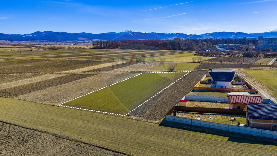 Land 3,700sqm Lunca Calnicului / Strada Principala