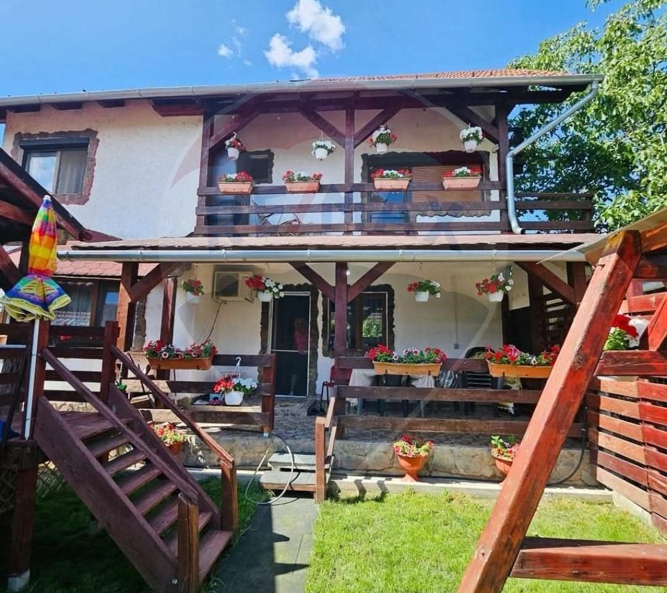 Casă 6 camere si curte, zona Metro Oradea, de vanzare