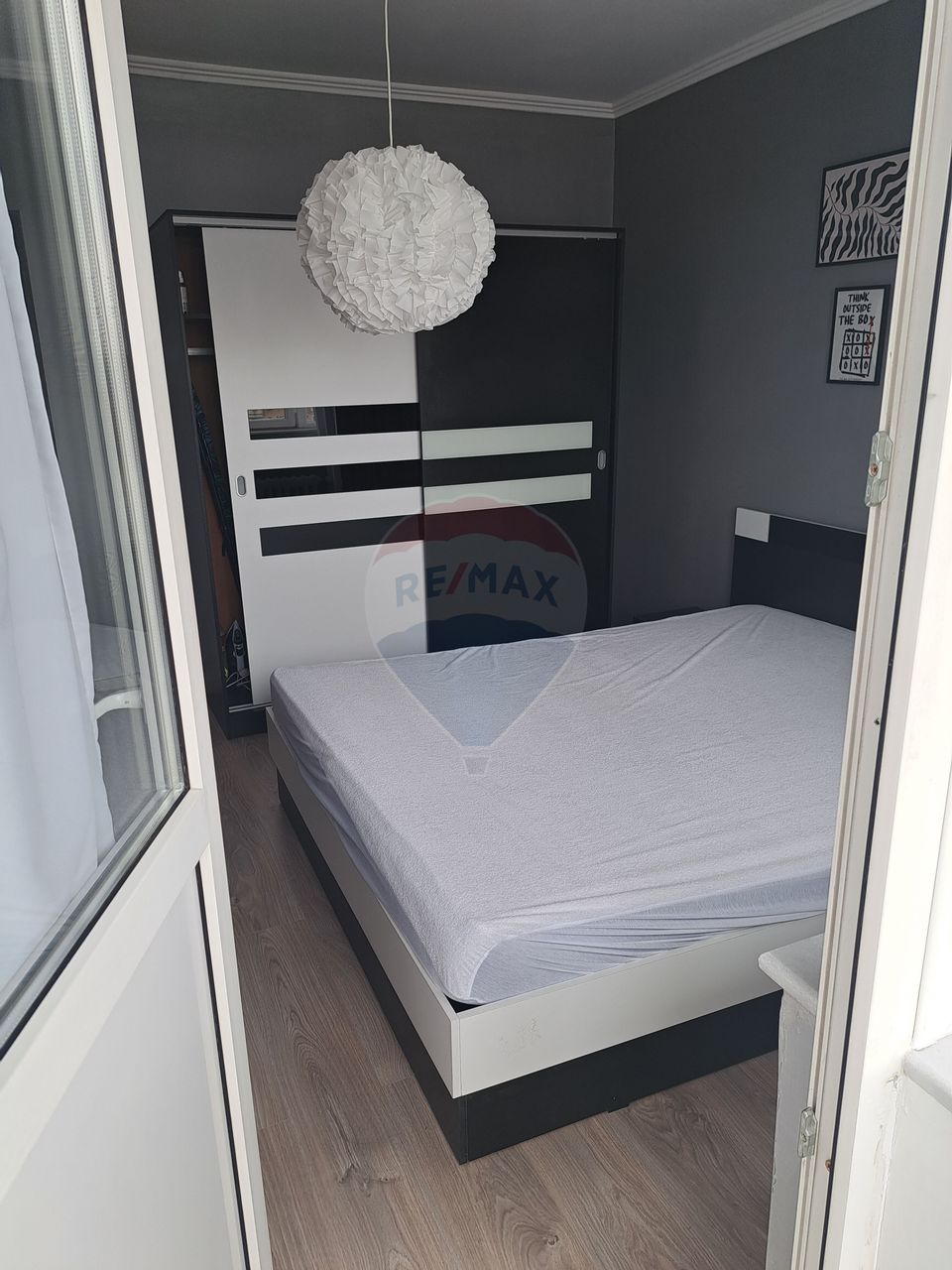 2 Camere de Închiriat, Centru