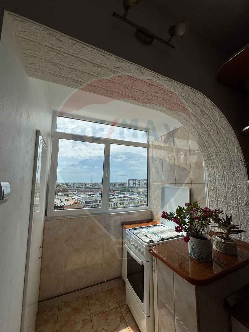 Apartament 3 cam.decomandat  cu centrala-Piata Uta/stadion