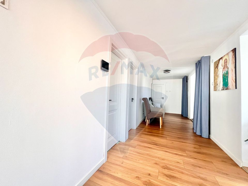 12 room House / Villa for sale, Decebal area