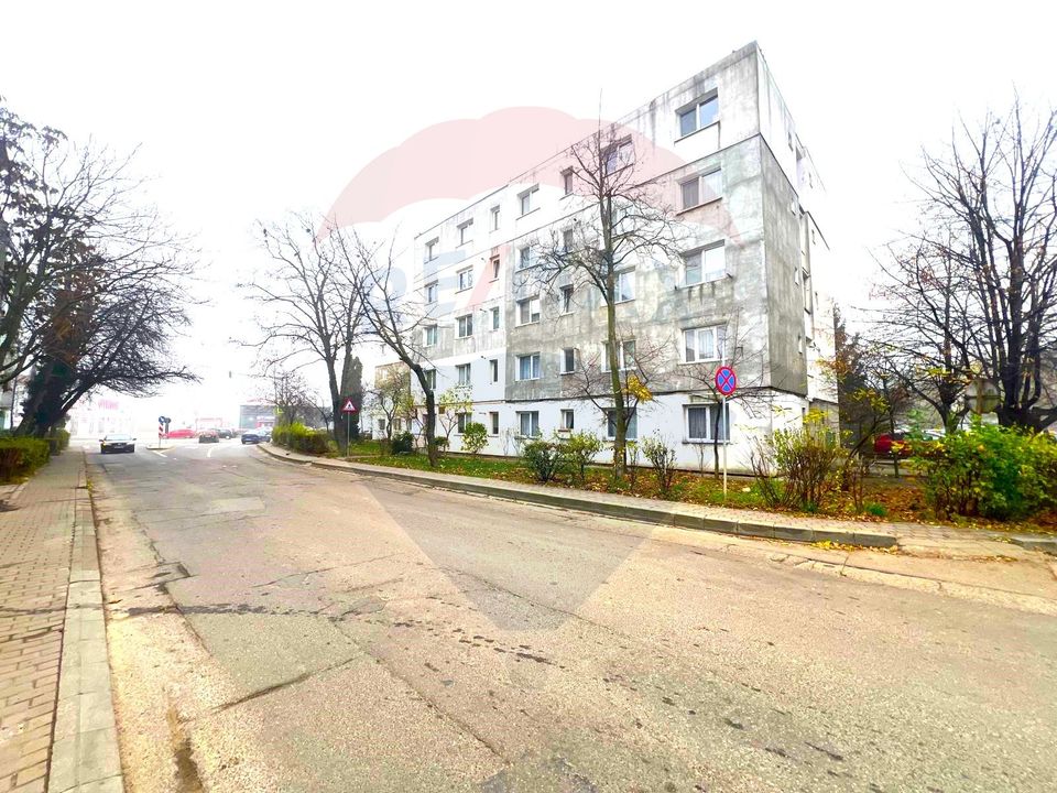 Apartament cu 3 camere de vânzare strada Stadionului zona Milcov