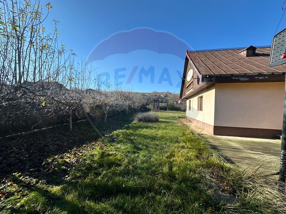 Casă / Vilă cu 5 camere de închiriat