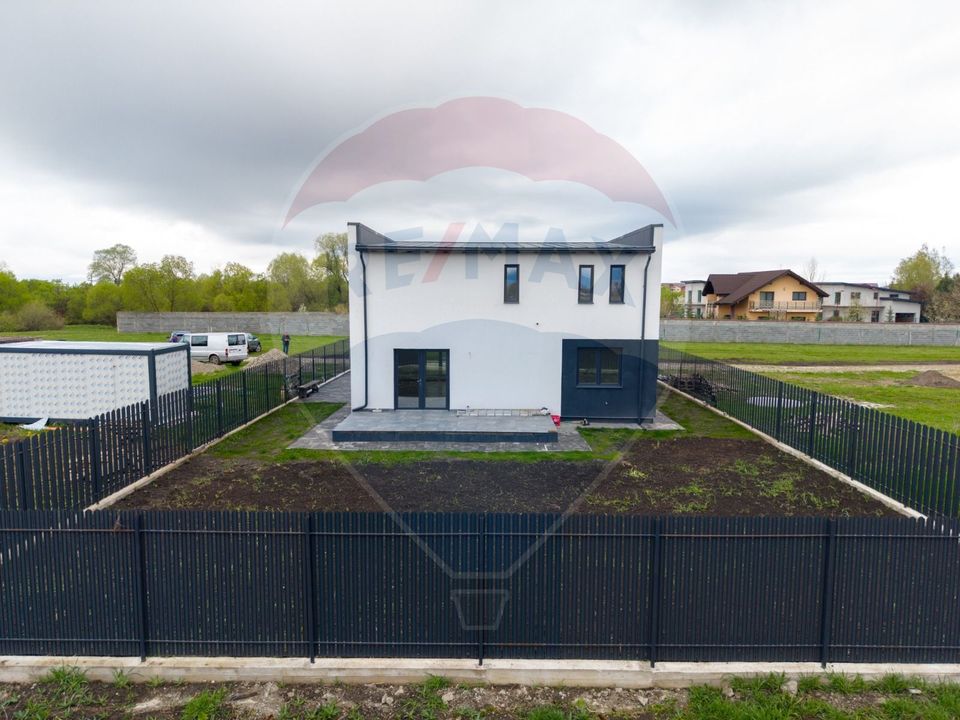 Vila moderna cu 4 camere,  P+E - teren 501 mp