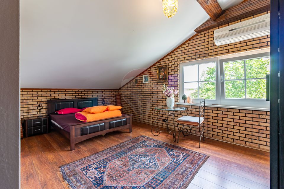 8 room House / Villa for sale