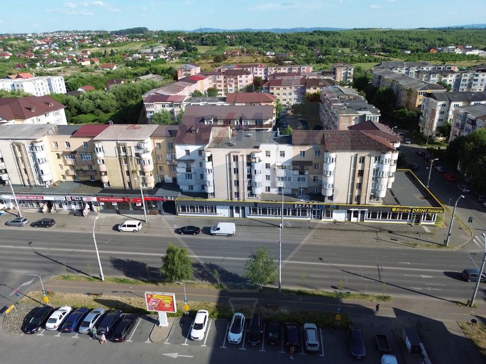 Spațiu comercial de 450mp de închiriat în zona Hotvon
