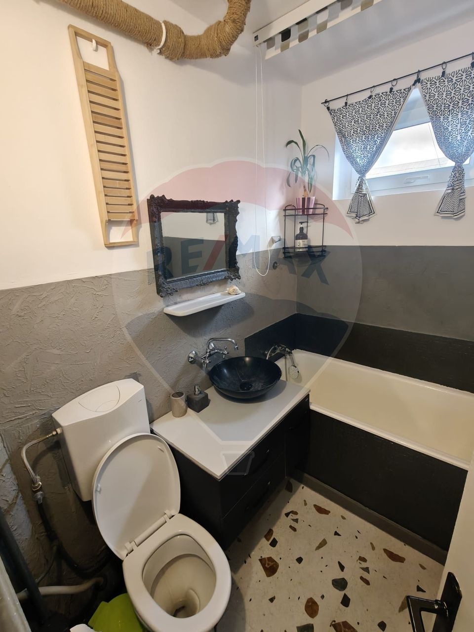 Apartament cu 3 camere de inchiriat Victor Babeș etaj 1