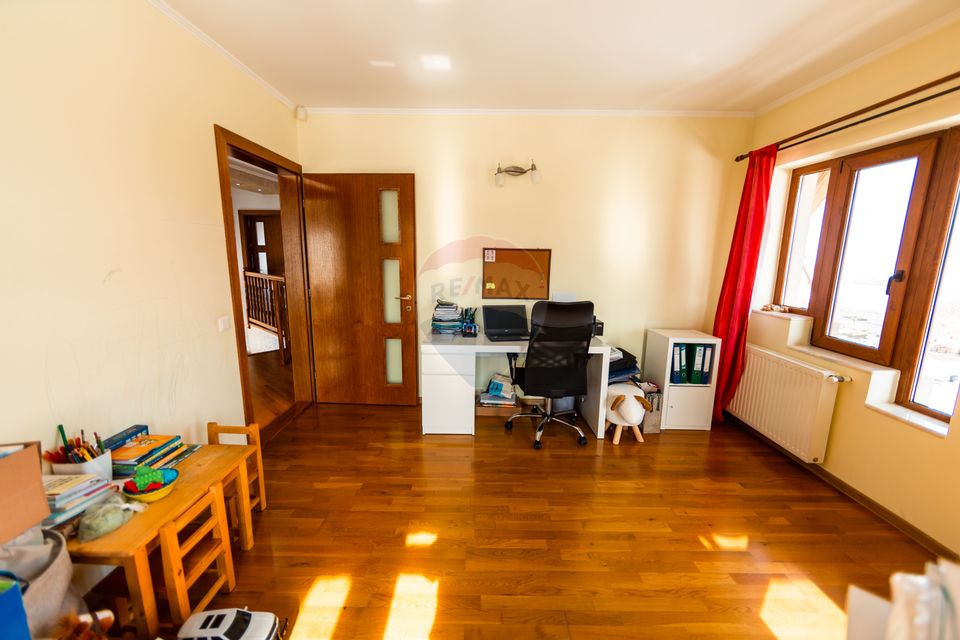 Casă elegantă, construită cu grijă, într-un cadru natural – Tărlungeni