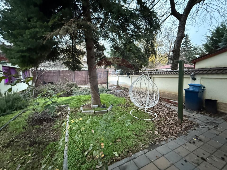 De inchiriat Casă / Vilă 7 camere + curte zona Vatra Luminoasa