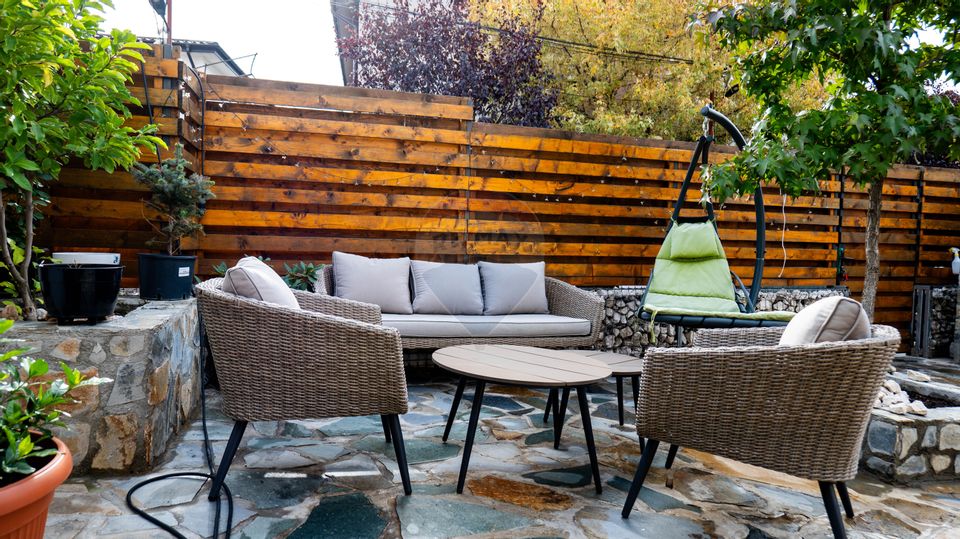 Vanzare - vilă 4 camere de complet mobilata, str. Caisului - Dobroesti