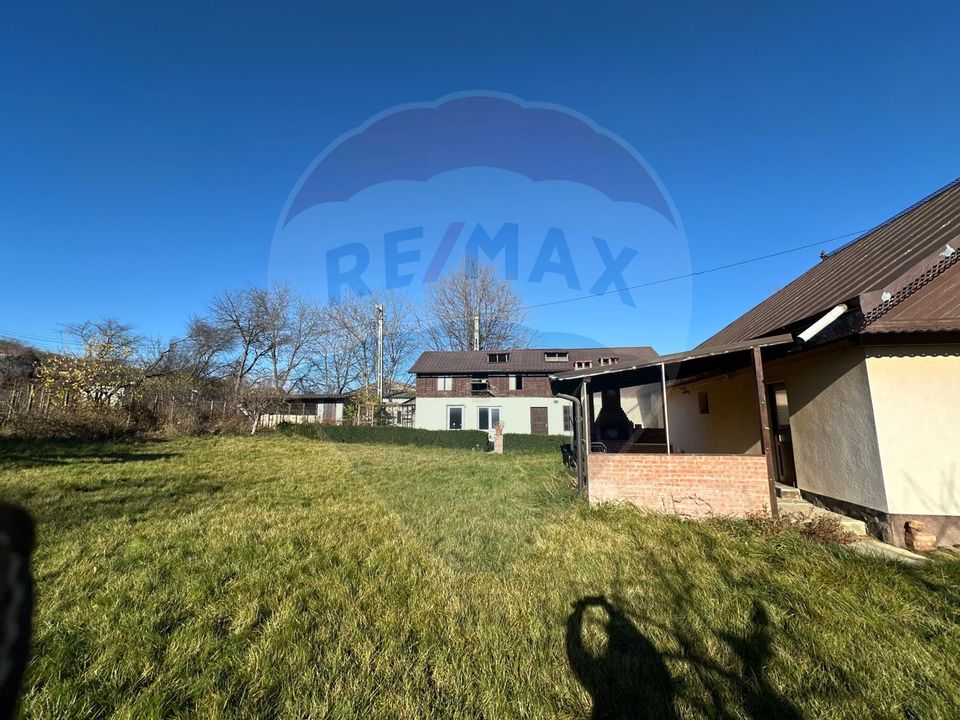 Casă / Vilă cu 5 camere de închiriat