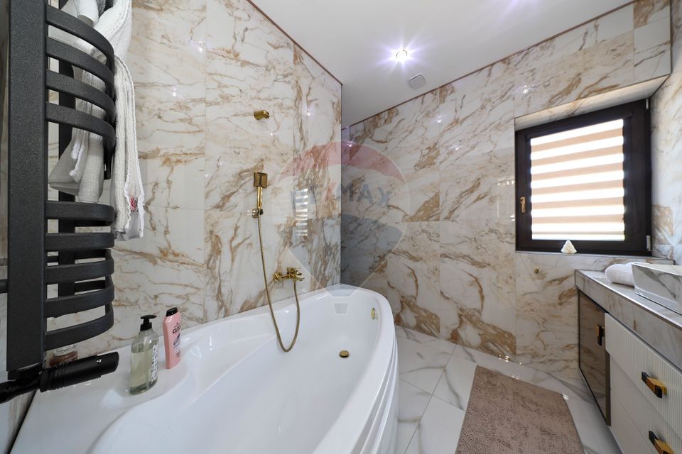 Vilă premium, saune, jacuzzi curte de 1000 mp