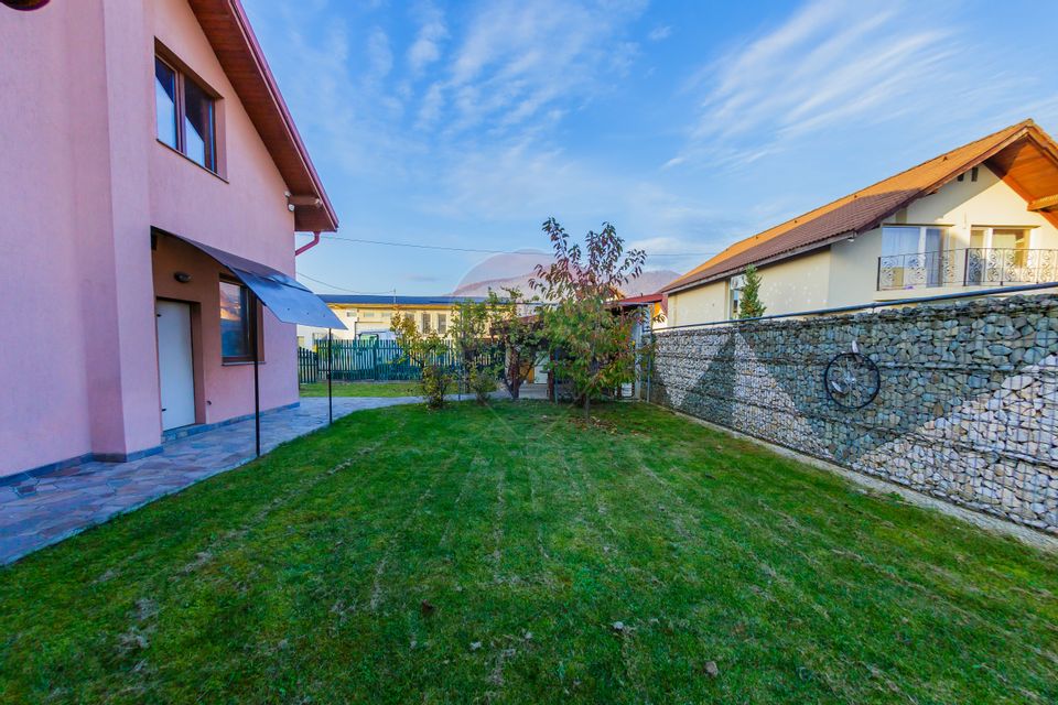 5 room House / Villa for sale, Vest area