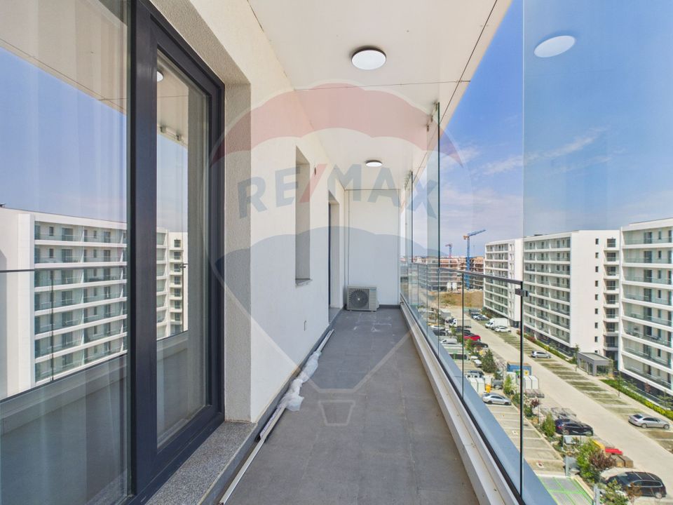 Apartament utilat complet, prima inchirere, cu terasa de 25 mp