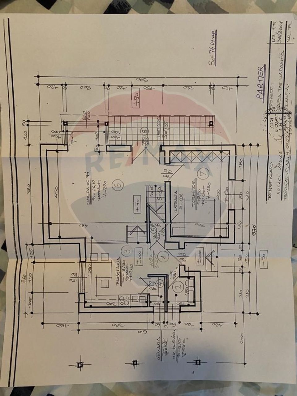 Casă  cu 5 camere de vânzare in Tocile