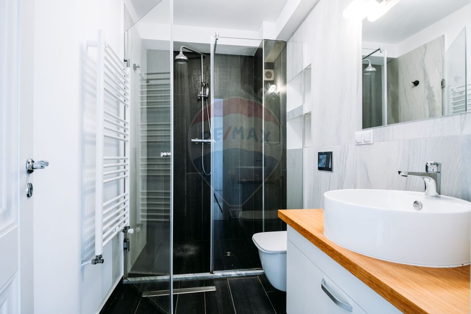 Apartament penthouse pe doua niveluri (4 camere)