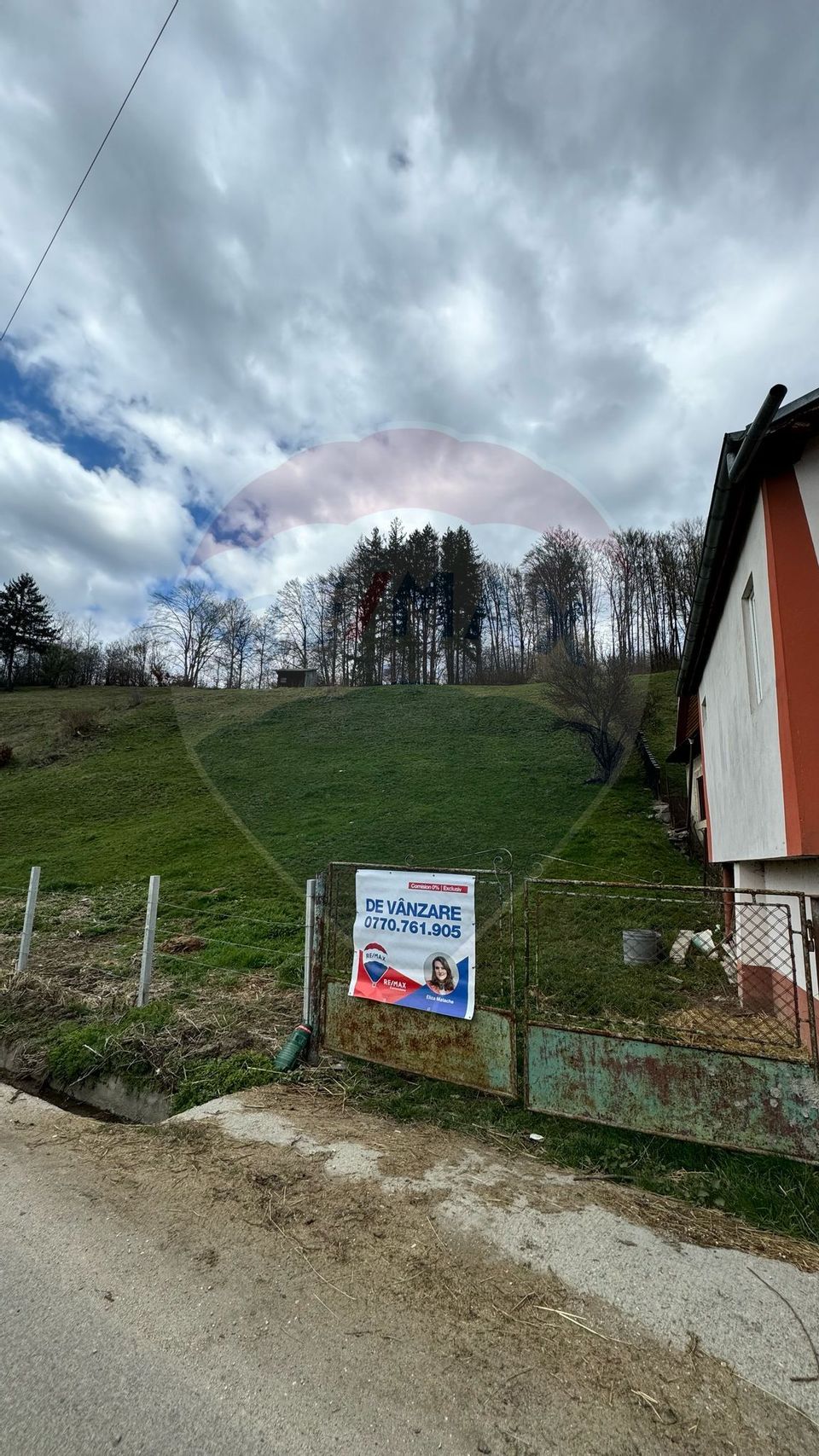 Teren generos, dar ieftin, in Nămăești - Argeș