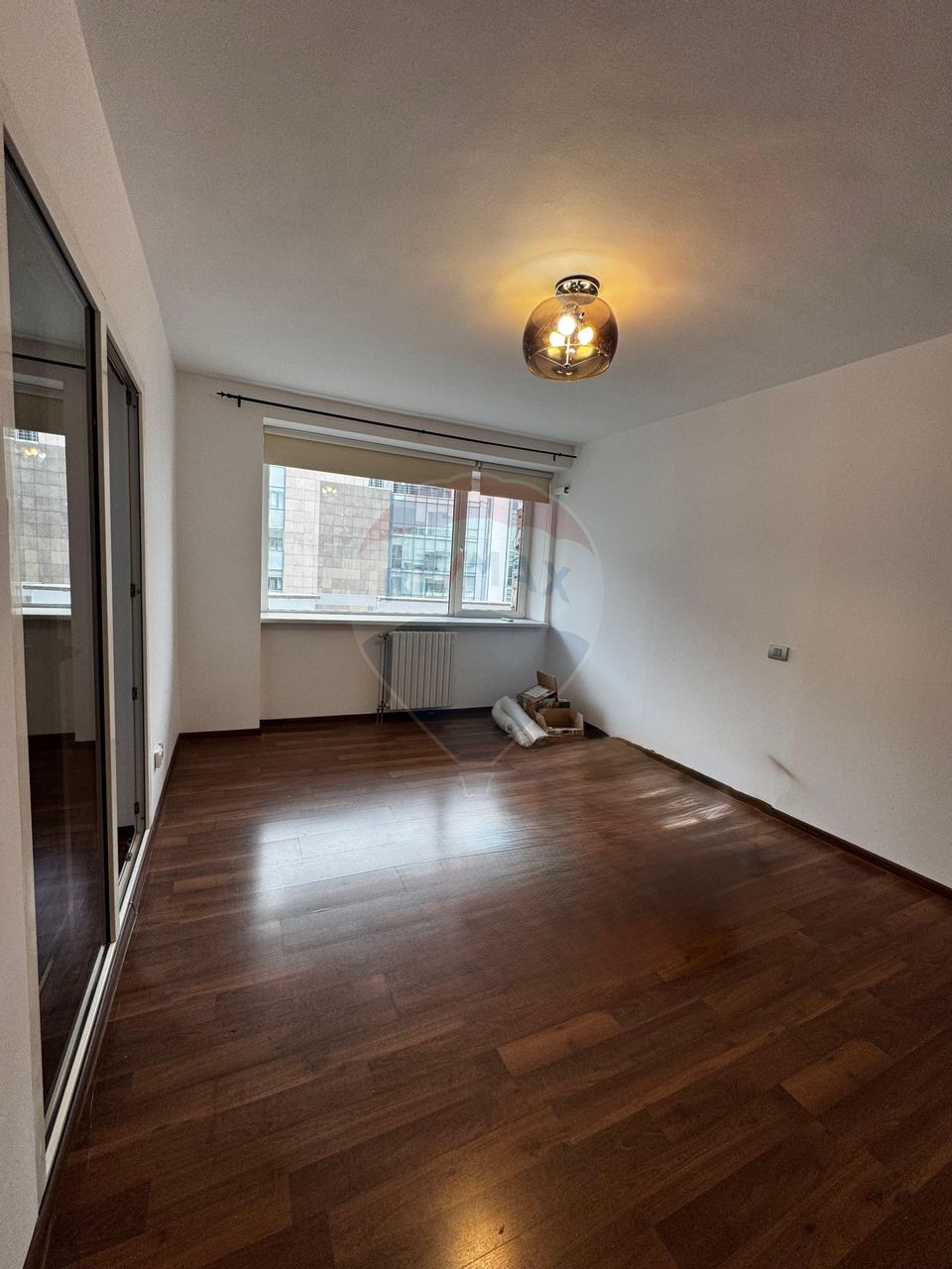 Apartament cu 4 camere/birou de închiriat Piata Victoriei