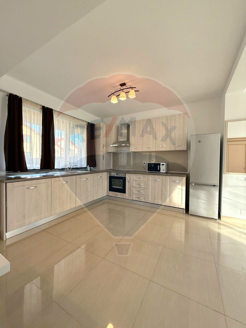 4 room House / Villa for rent, Europa area