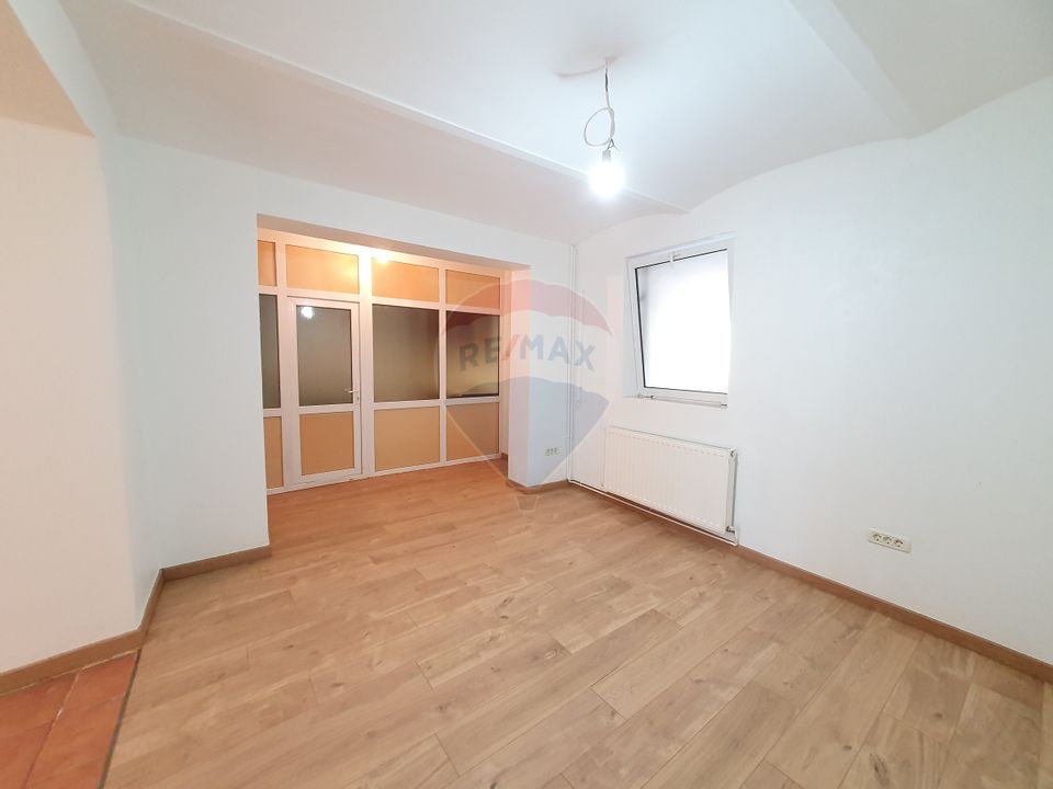3 room Apartment for sale, Podgoria area