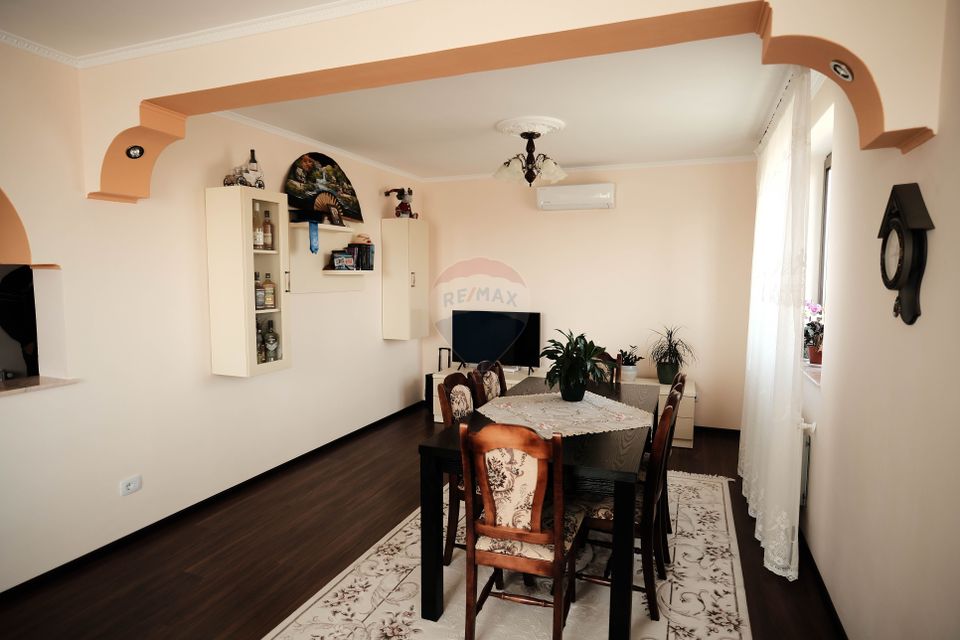 4 room House / Villa for sale