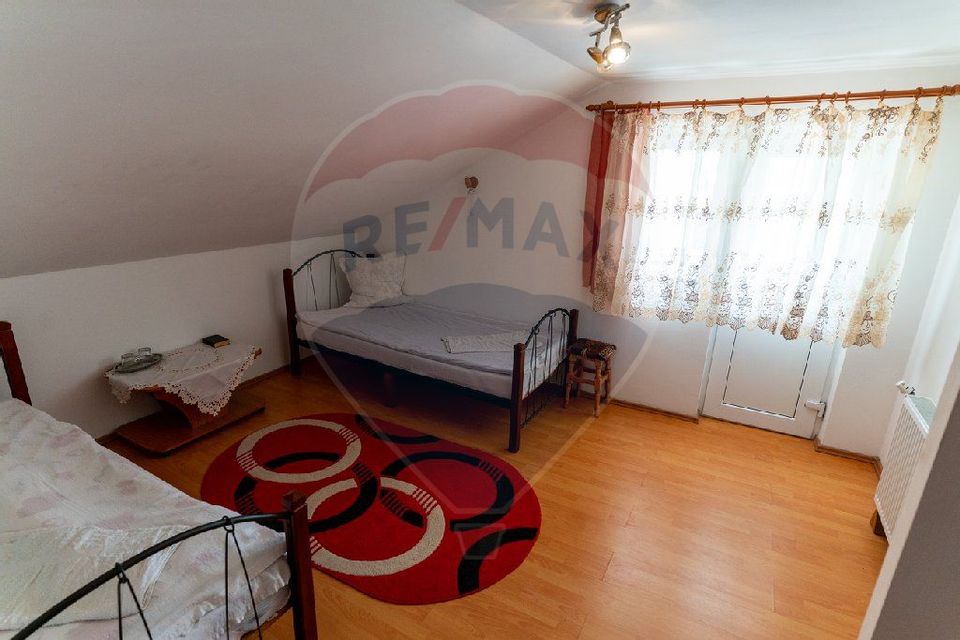 8 room House / Villa for sale