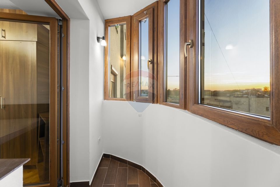 Apartament 3 camere de închiriat, 2 băi, balcon, Bdul. Revoluției